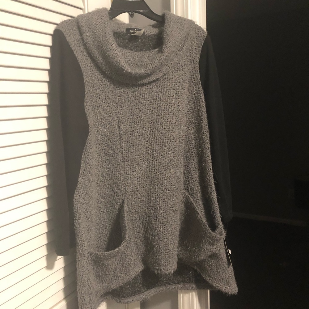 Grey/Black sweater by Yushi *New Year Sale* 😊